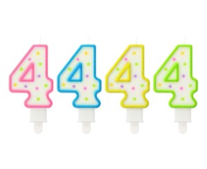 Świeczka cyferka z kropeczkami 4, 7.5 cm